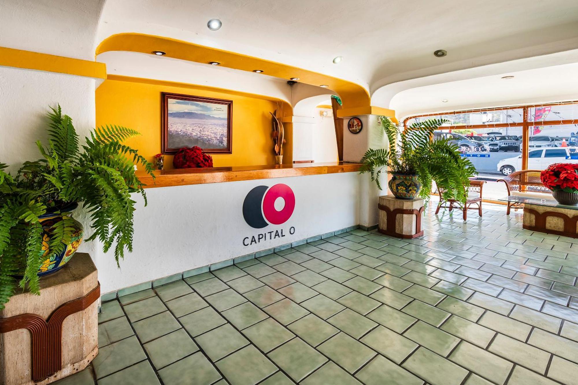 Capital O Colón, Ciudad Guzmán Jalisco Hotel Exterior foto
