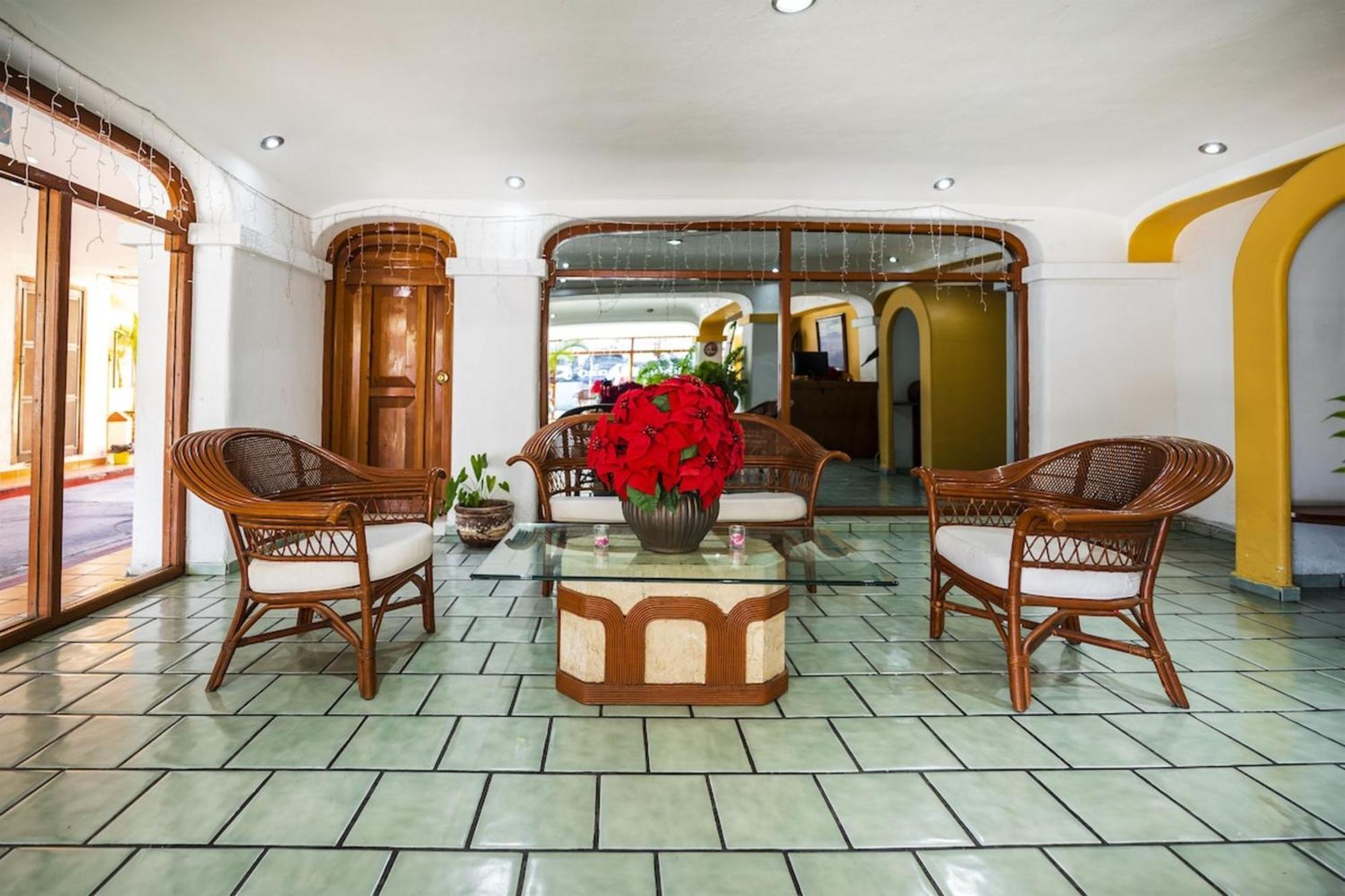 Capital O Colón, Ciudad Guzmán Jalisco Hotel Exterior foto